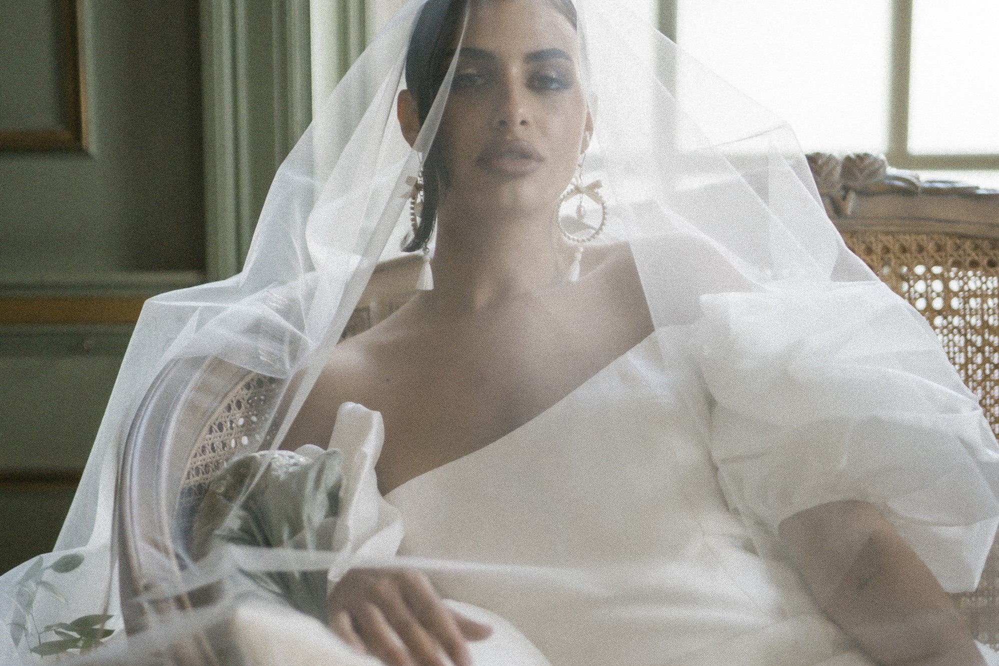 modern wedding veils for bridal gowns