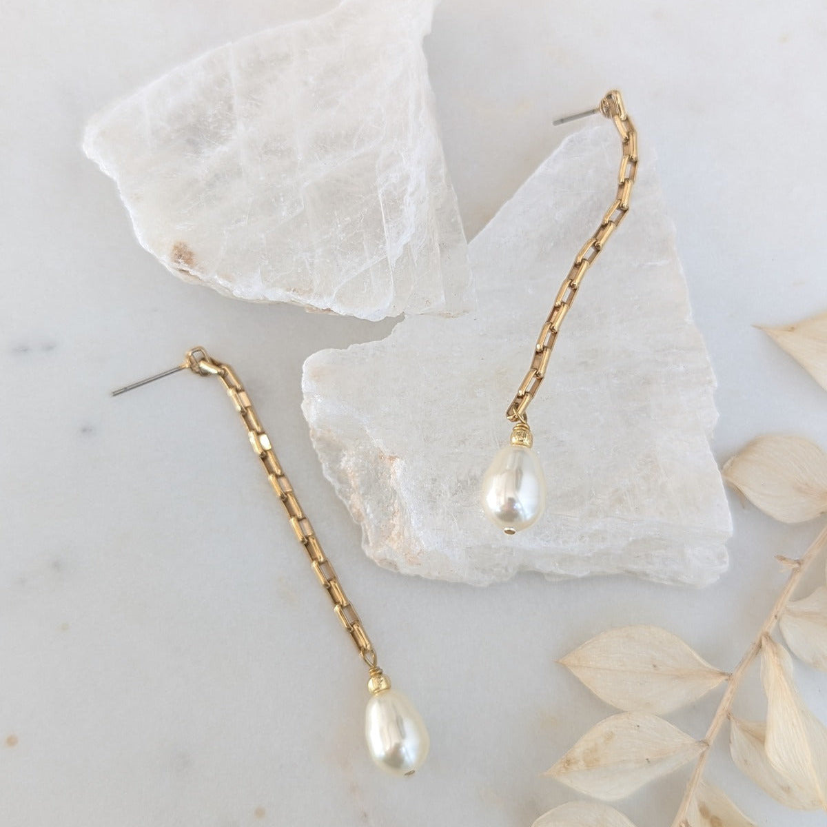 STACY Crystal or Pearl Drop Chain Earrings – Blair Nadeau Bridal