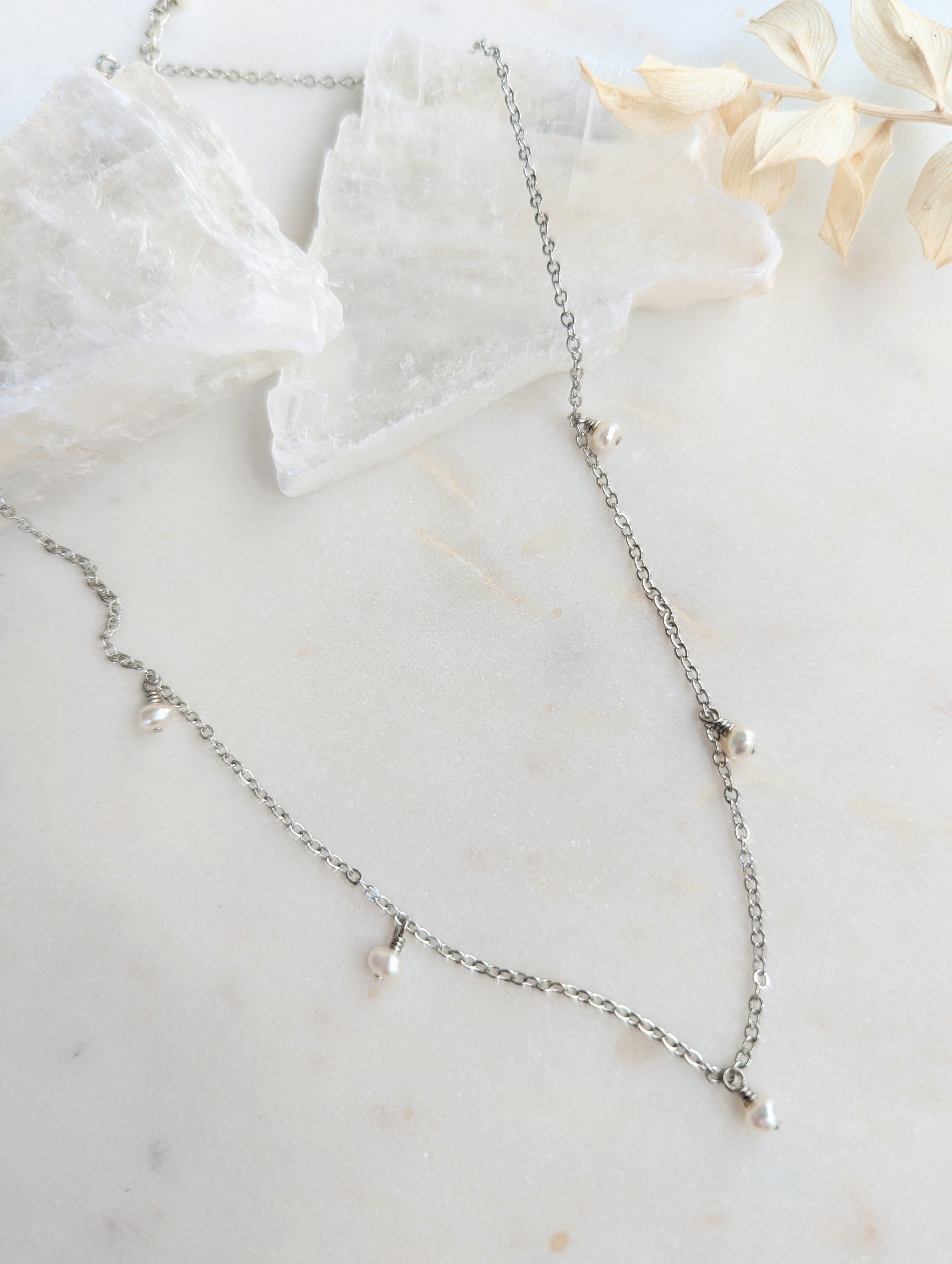 ANAIS Dainty Pearl Drop Necklace