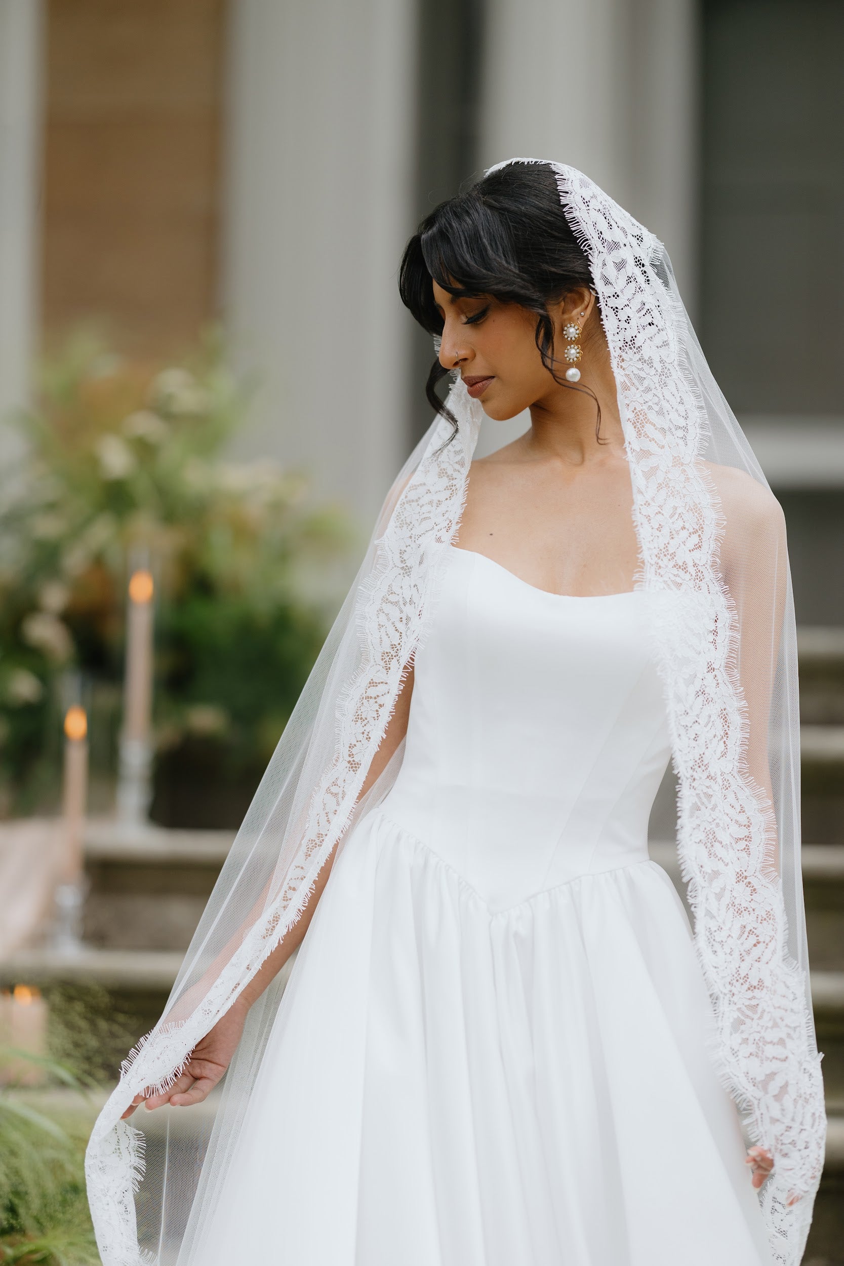 CASSIE Lace Trim Mantilla Veil
