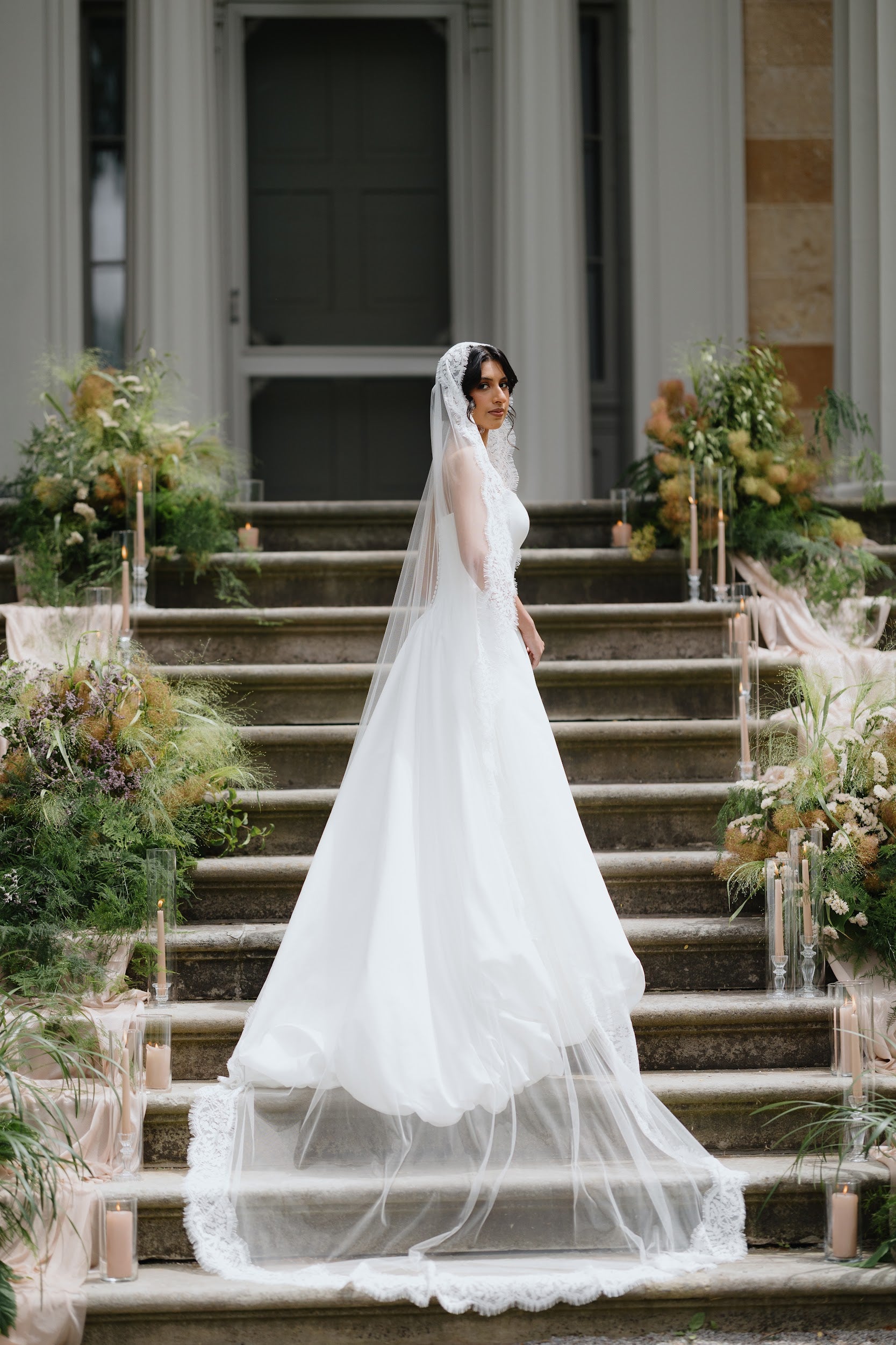 CASSIE Lace Trim Mantilla Veil