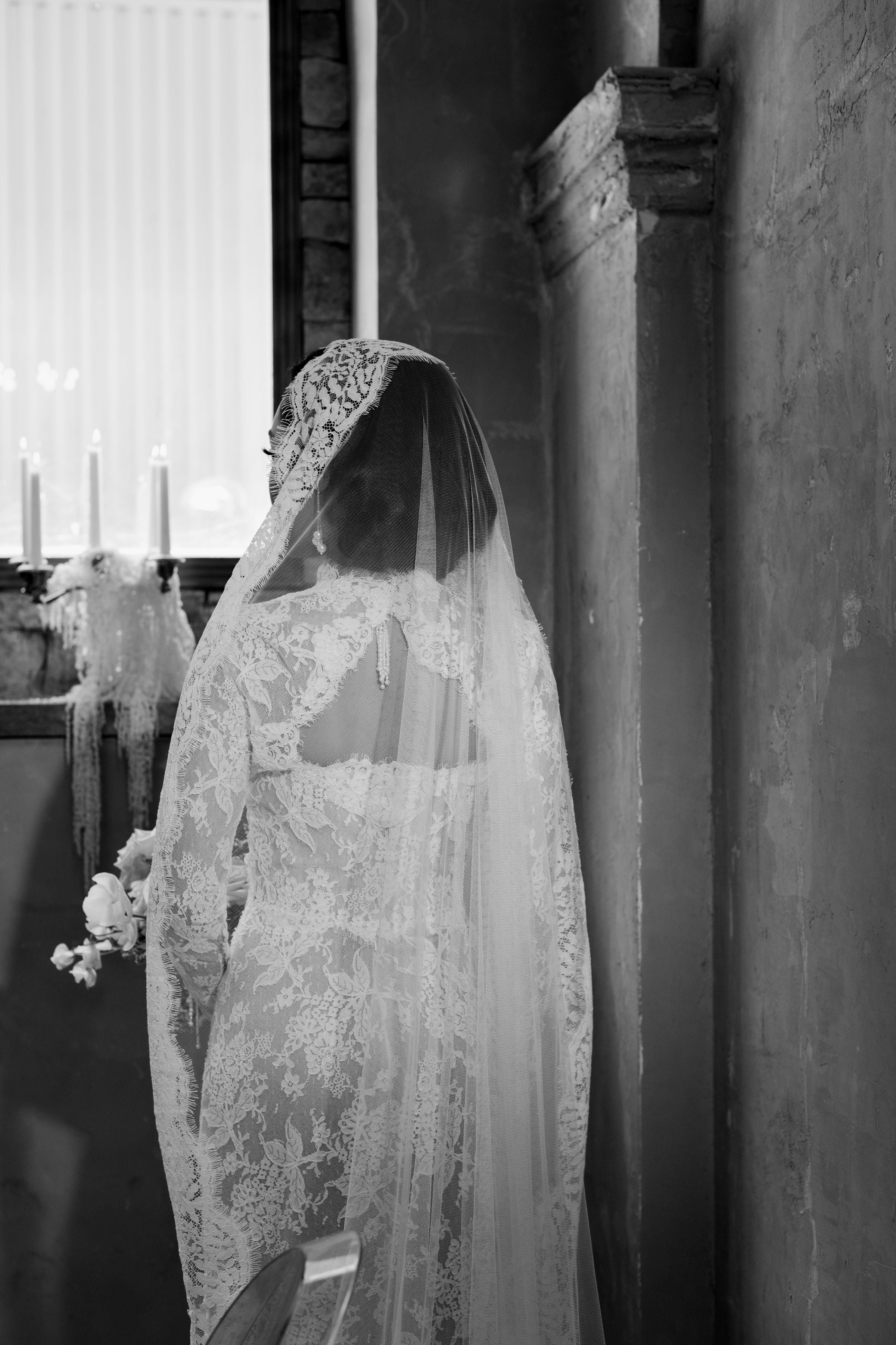 CASSIE Lace Trim Mantilla Veil