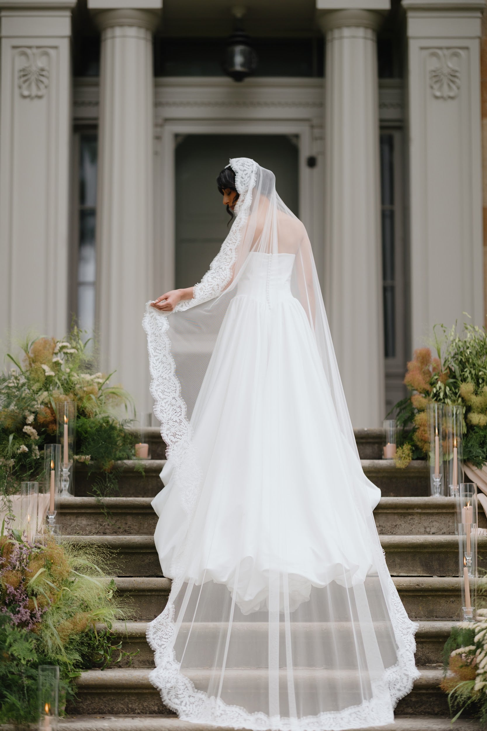 CASSIE Lace Trim Mantilla Veil