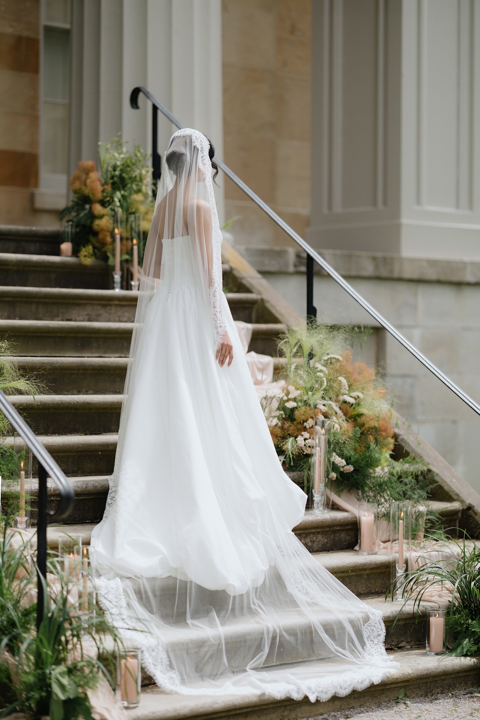 CASSIE Lace Trim Mantilla Veil