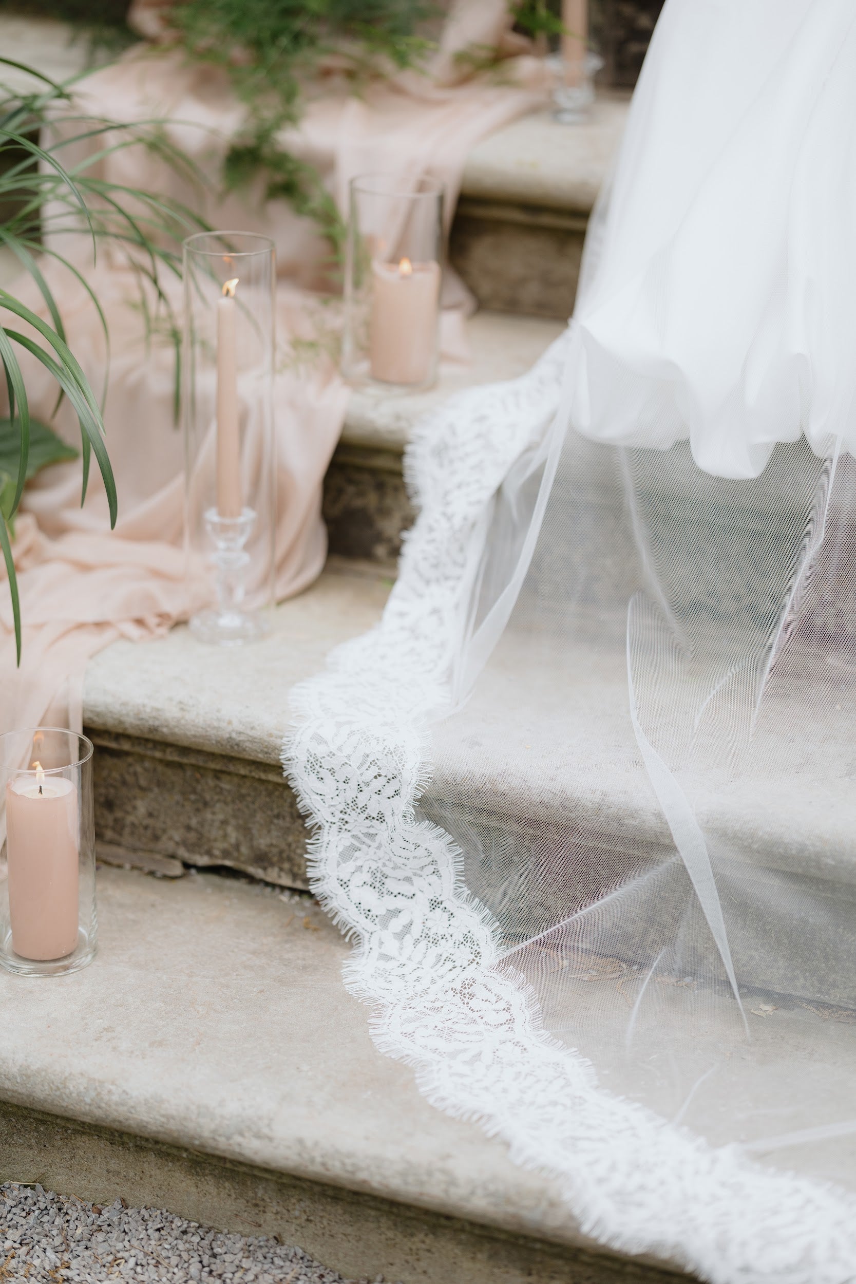 CASSIE Lace Trim Mantilla Veil