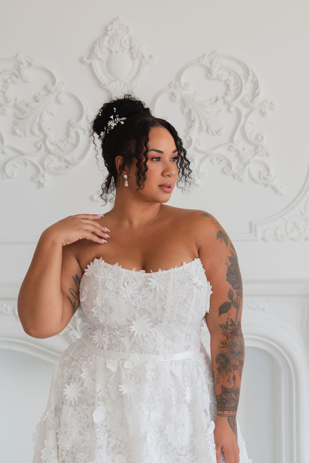 bridal earrings made in canada with crystals and pearls in gold 