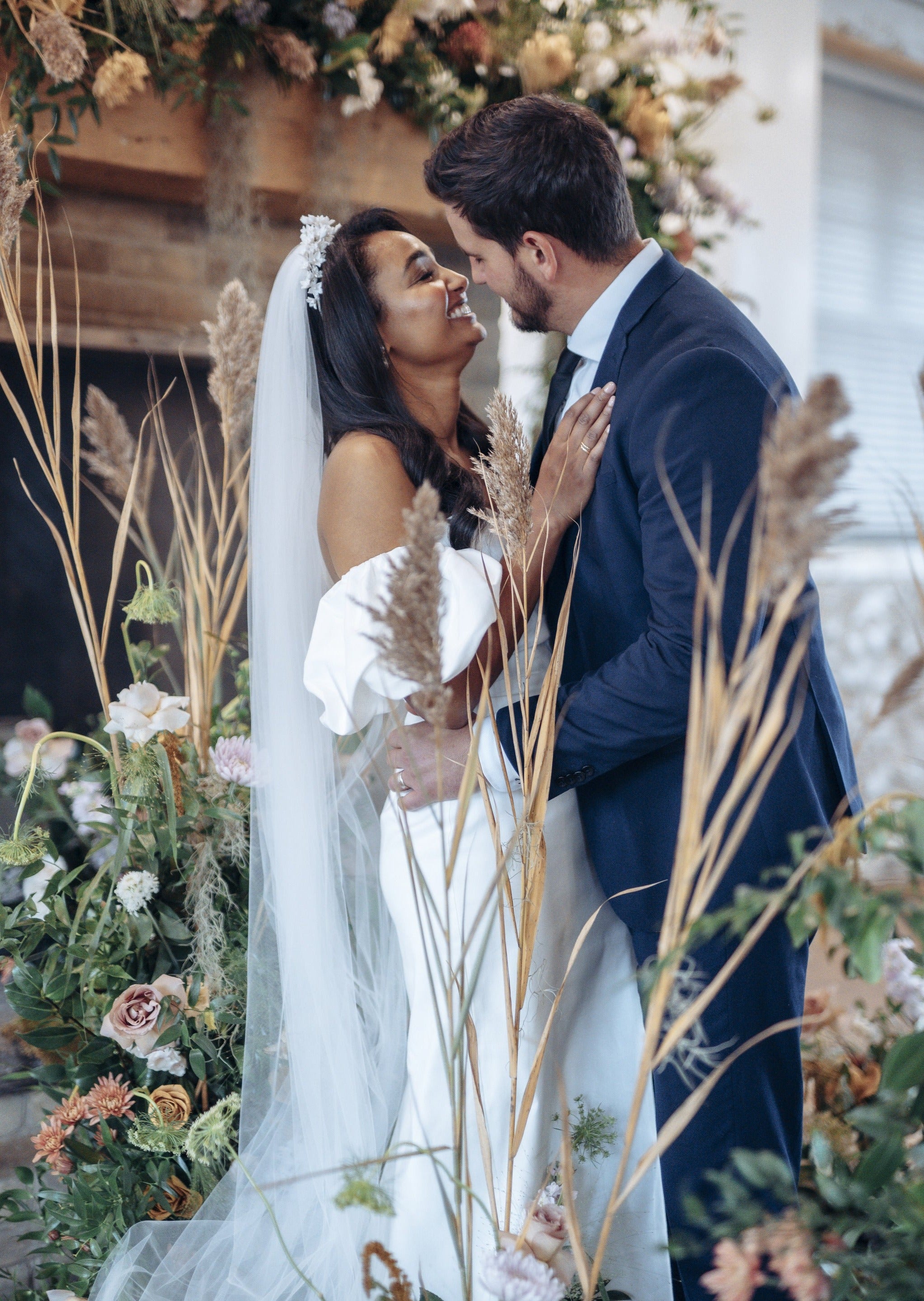 bridal hair accessory for elopements in canada