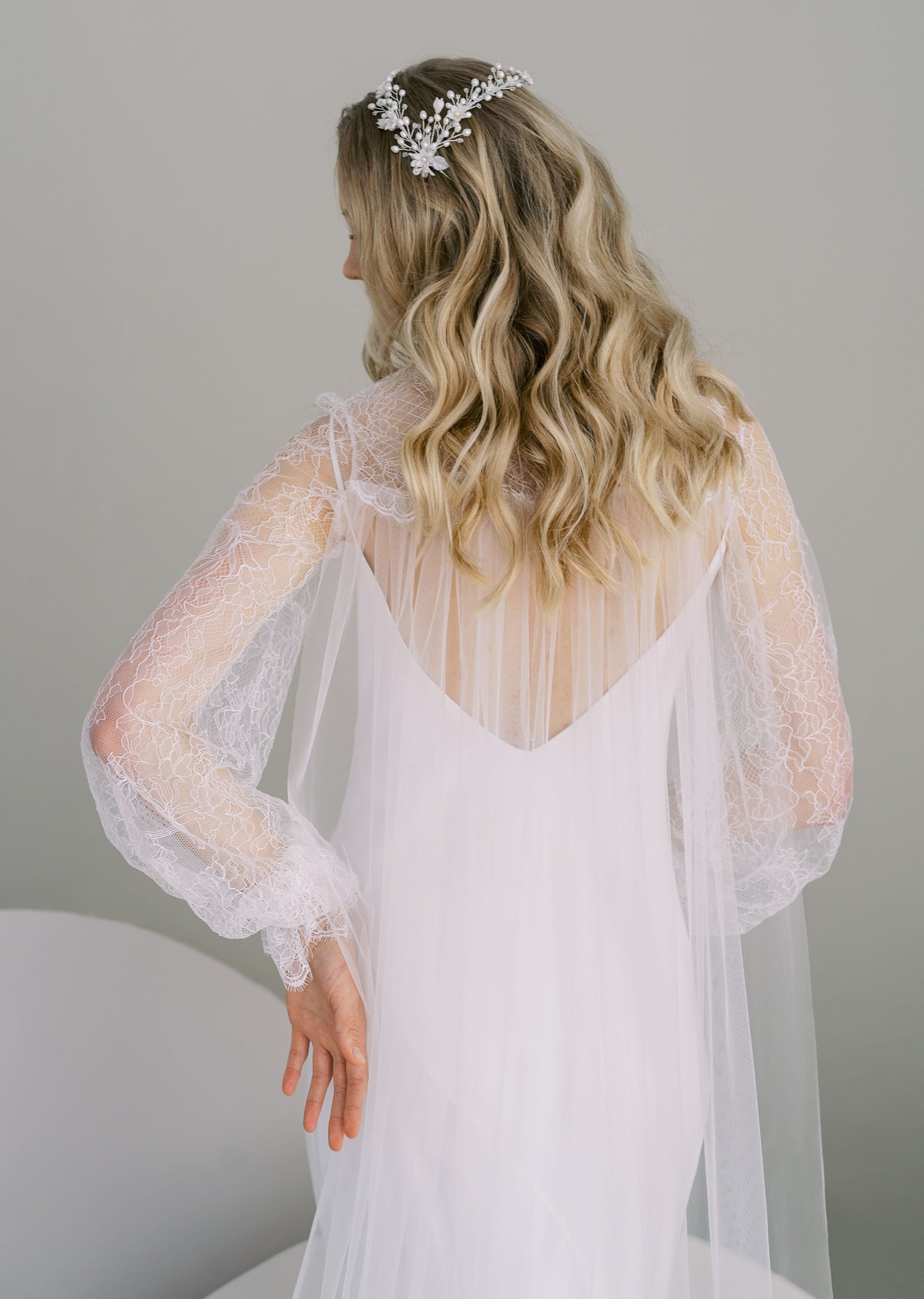 romantic flower and pearl wedding headband for brides