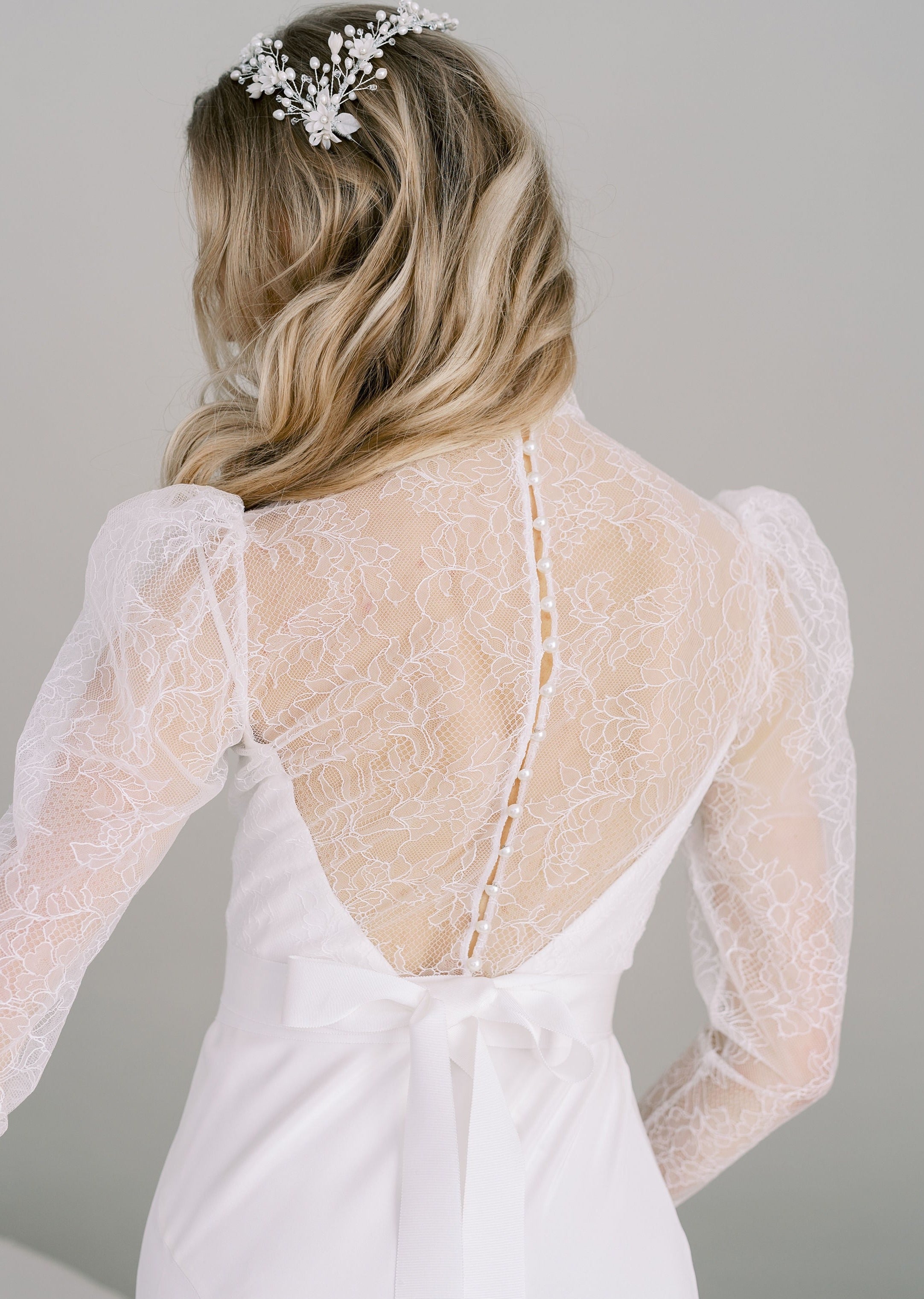 whimsical bridal hair accessories for modern weddings