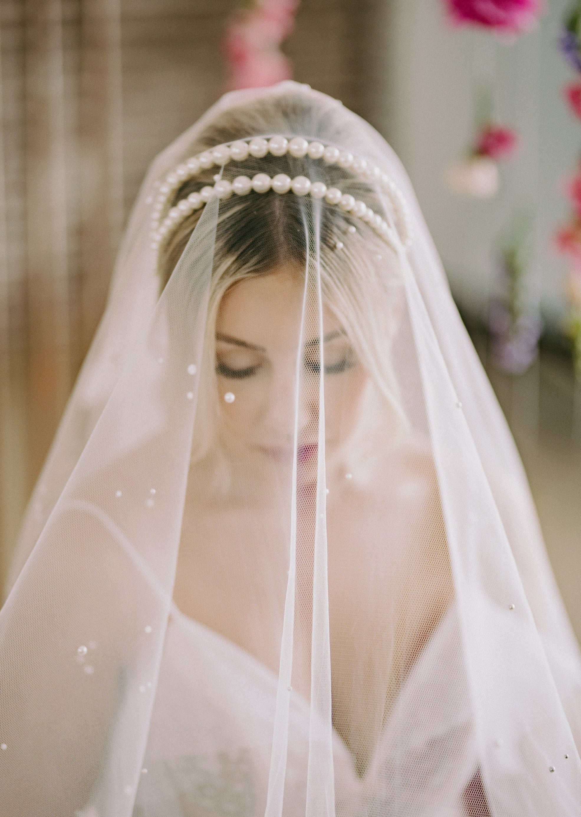 large pearl bridal headband for modern brides. made in toronto canada by Blair nadeau bridal adornments