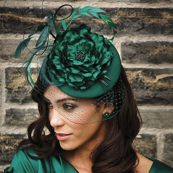 Emerald Green Kate Middleton inspired fascinator for weddings. made in toronto canada by Blair nadeau bridal adornments