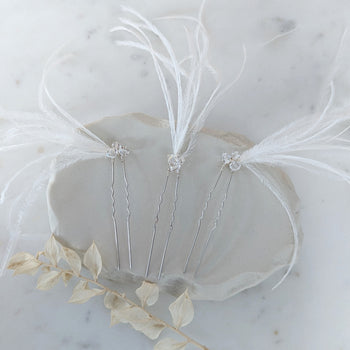 Aura Bridal Ostrich Feather Bow Clip- bridal White Ostrich and Curly Feather Bridal Hair Clip & Brooch  main image 4