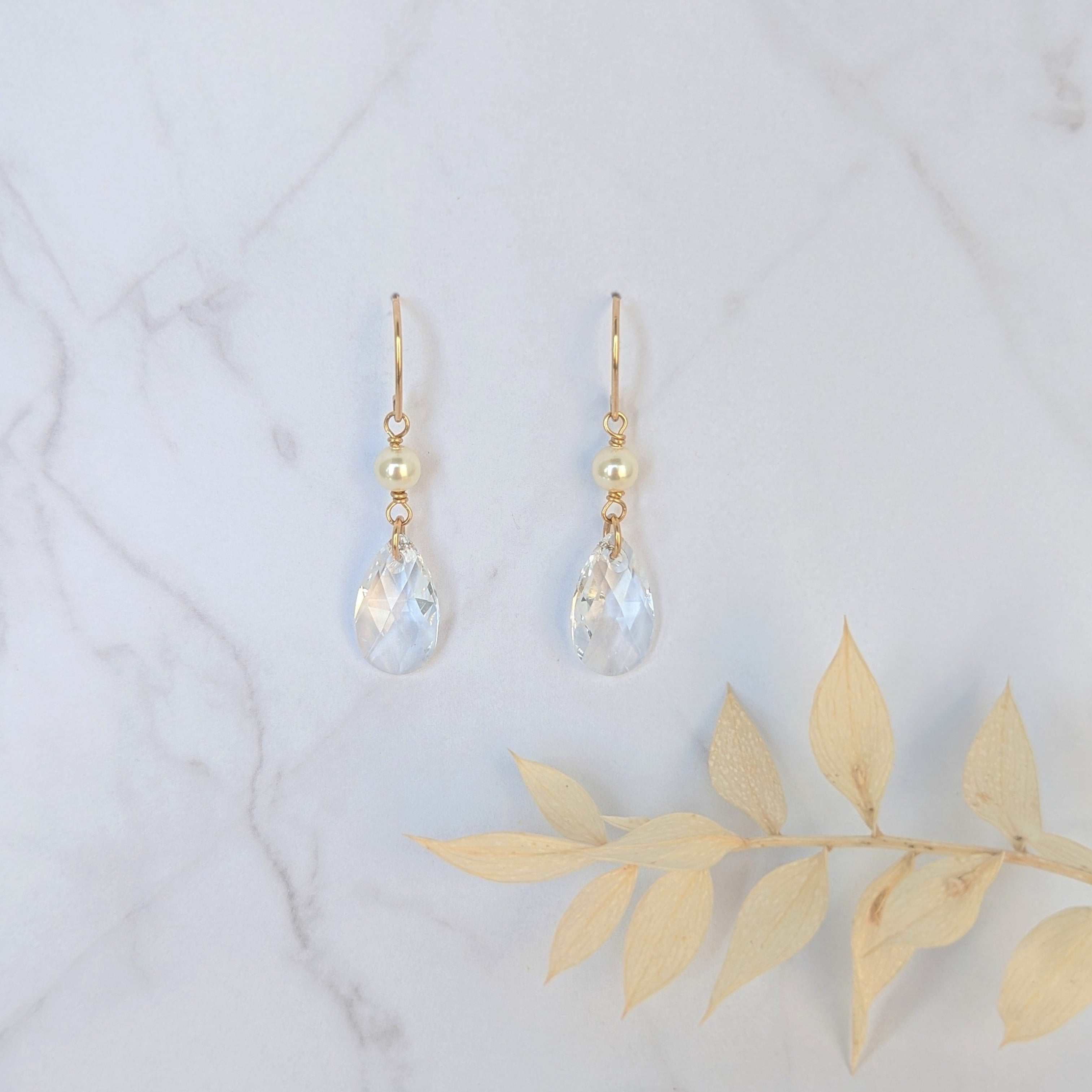 KYLIE Teardrop Pearl Earrings