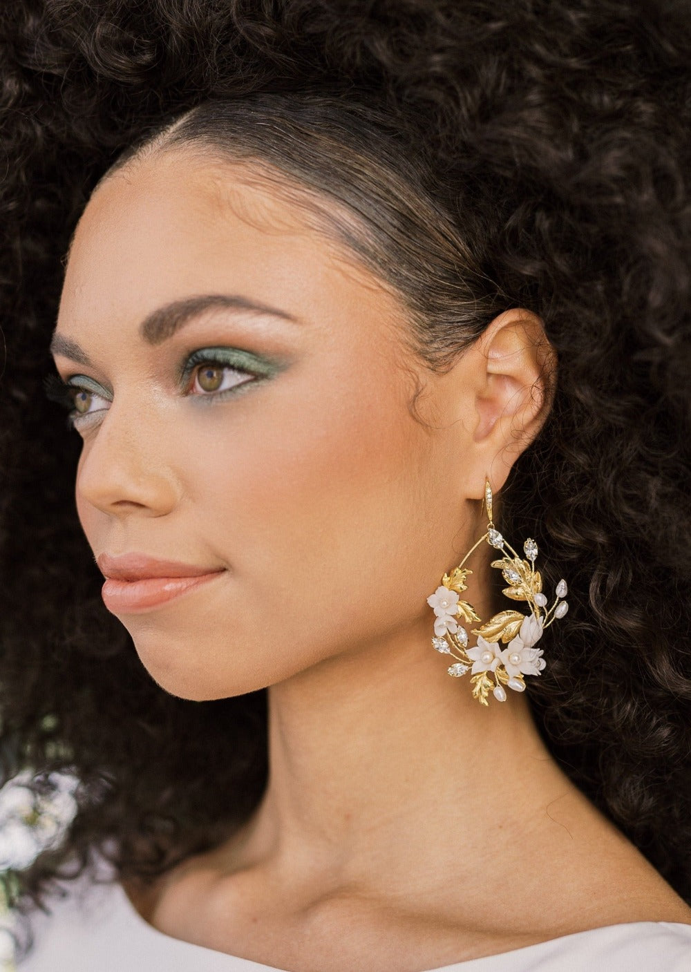 statement wedding jewelry for modern brides