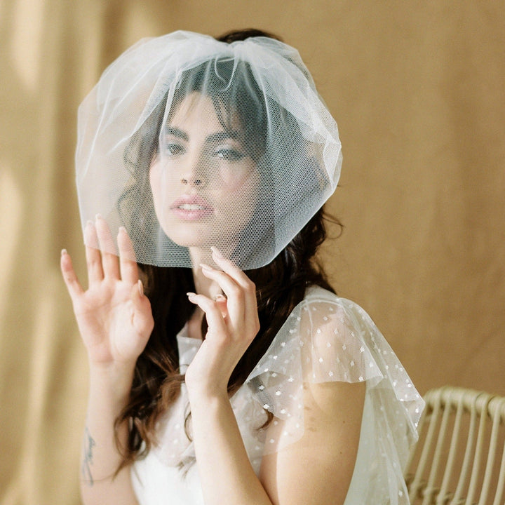retro off short mini blusher veil in wide english tulle veiling with bow
