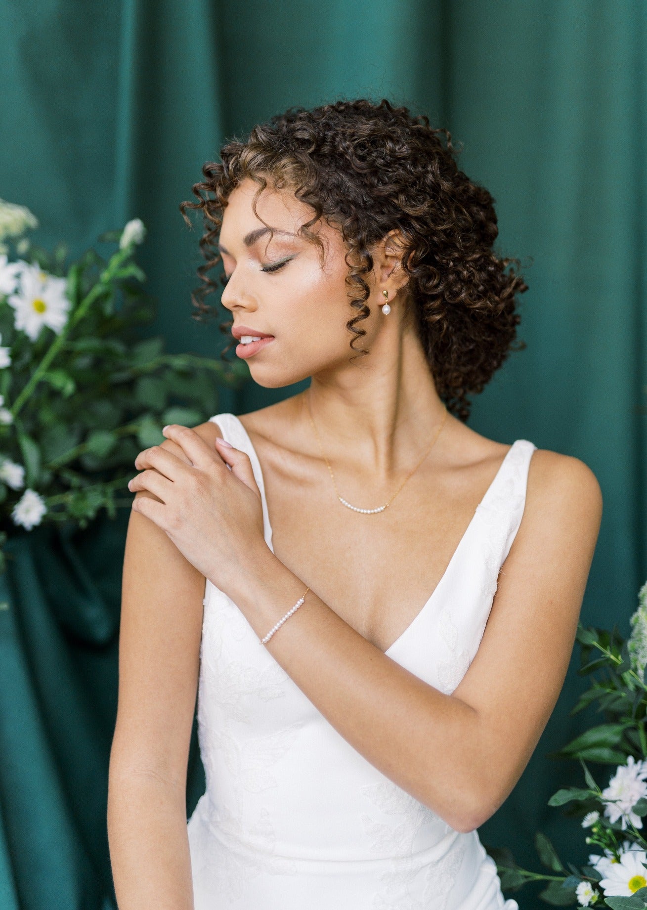 simple modern boho inspired real pearl bridal jewelry set for weddings