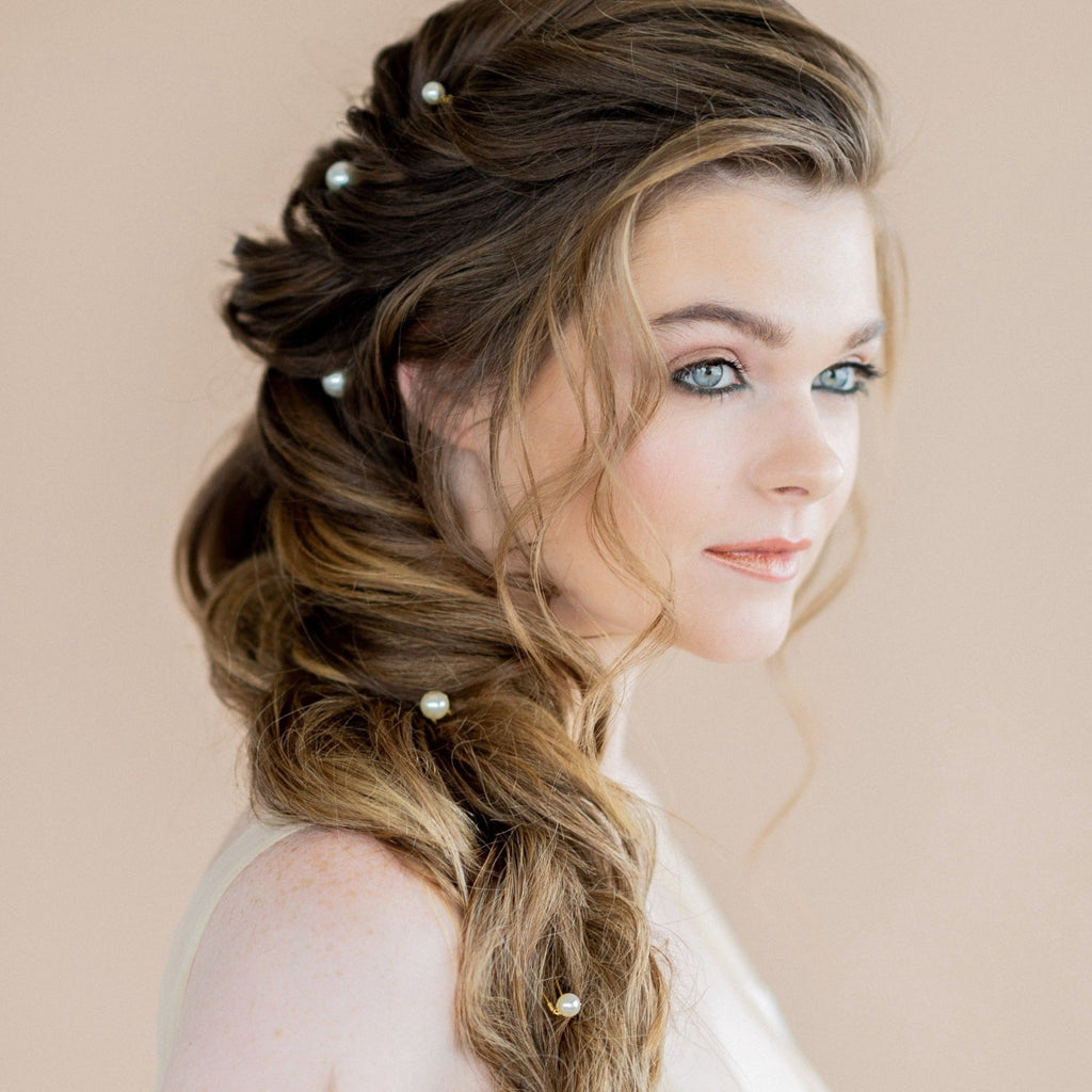 gold and ivory single pearl bridal hairpins fpr brides. made in toronto canada by Blair nadeau bridal adornments