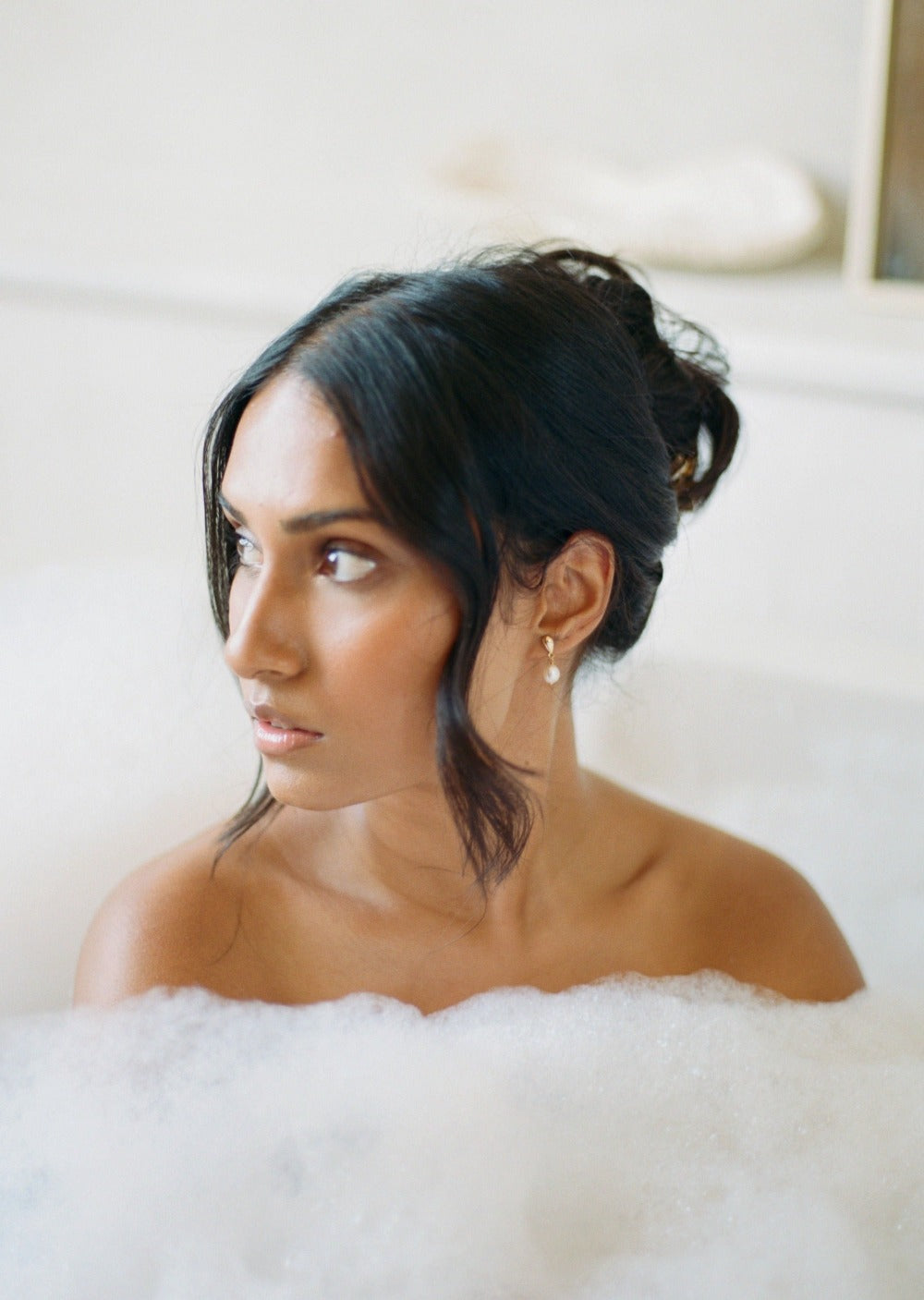 minimalist bridal jewelry gold earrings with freshwater pearls