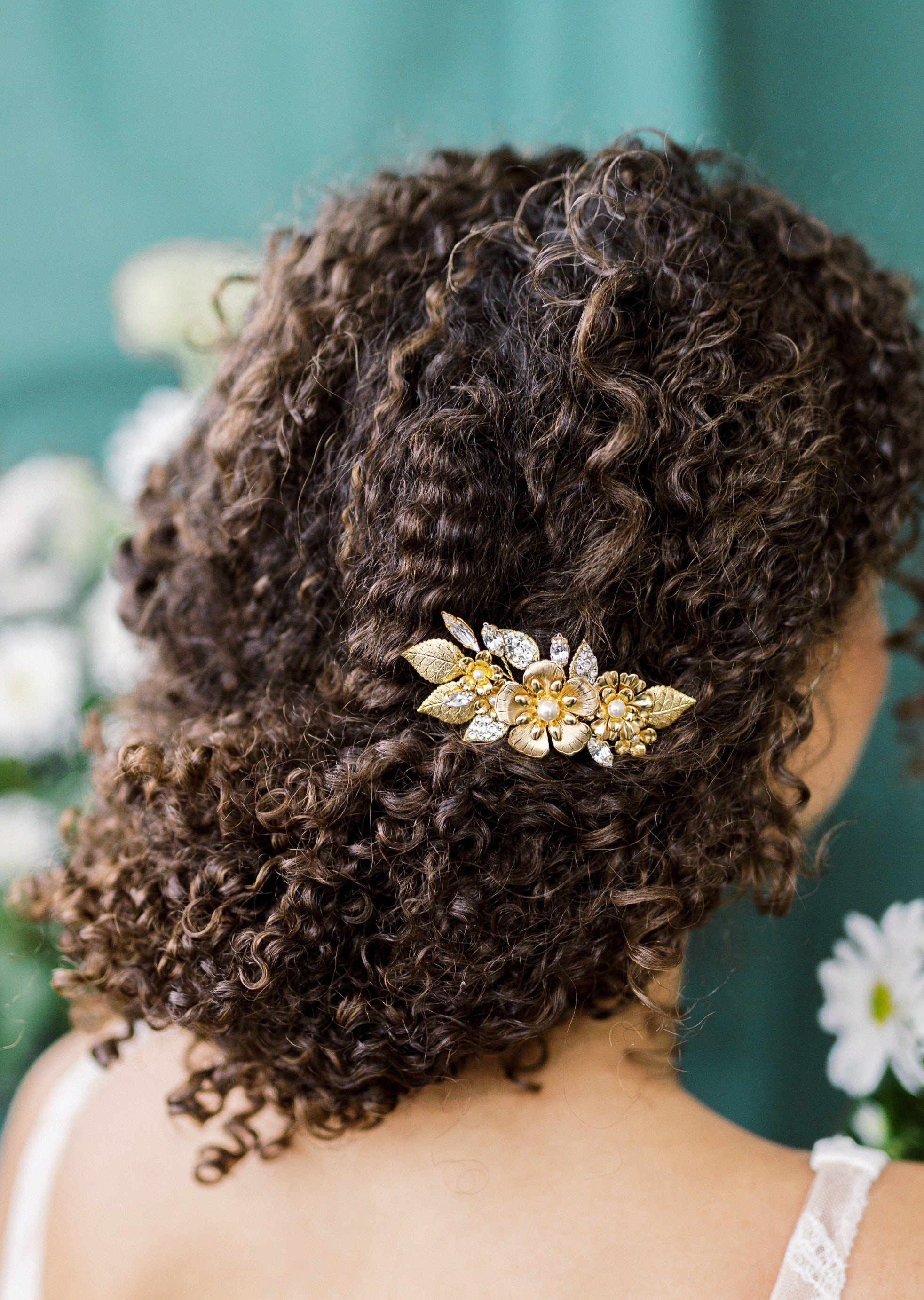 small romantic flower wedding hair clip for bridal hairstyle