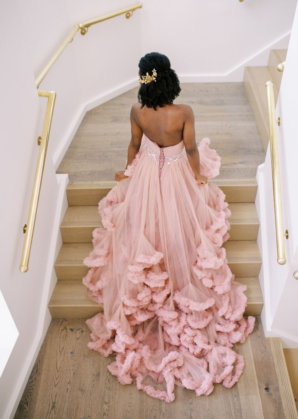 bridal hair comb for blush ruffled wedding dress