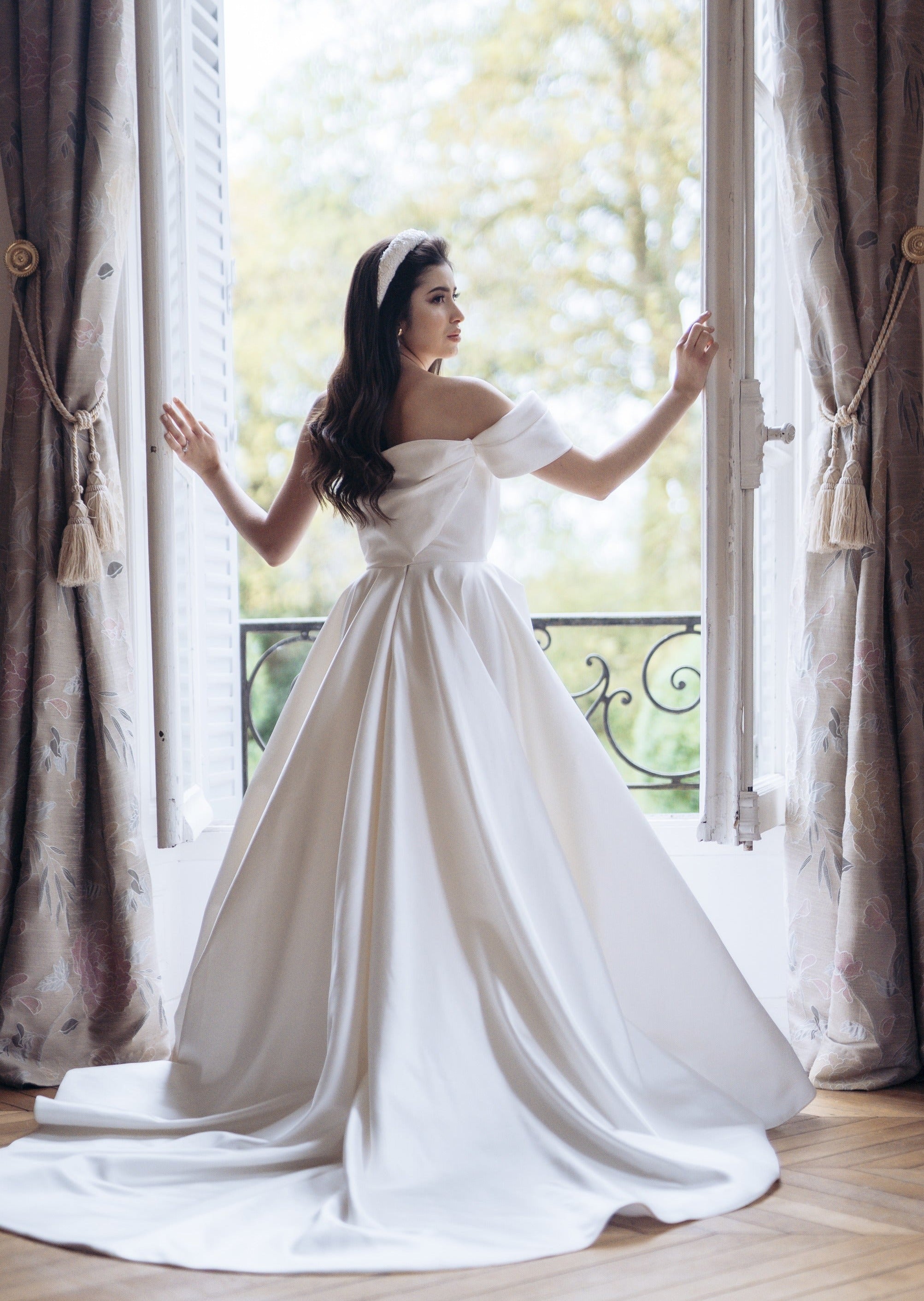 lace bridal crown for modern weddings